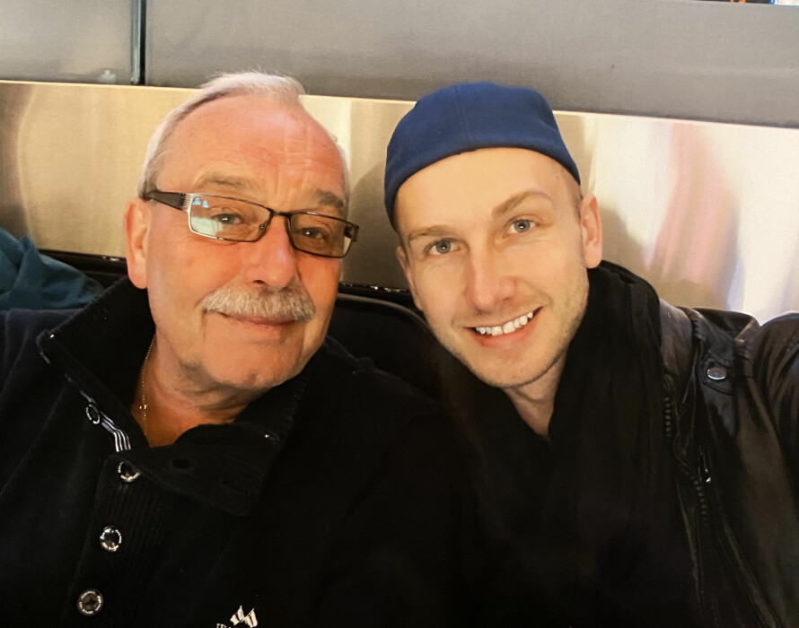 MISTET PAPPA: – Det er tungt å miste to foreldre av kreft. Heldigvis har jeg mange gode minner om dem, sier Christoffer. Her med pappa Trond Kåre Gunnestad.